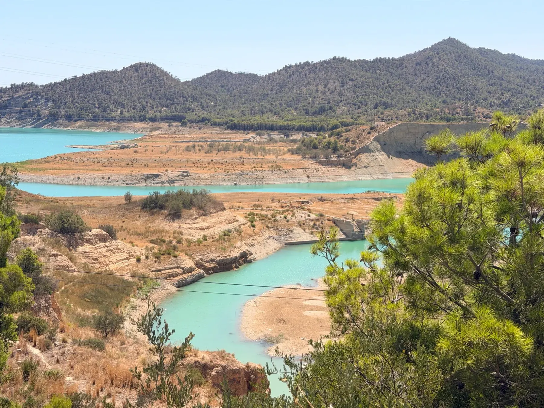 Het bergdorp Guadalest hoog op een rots